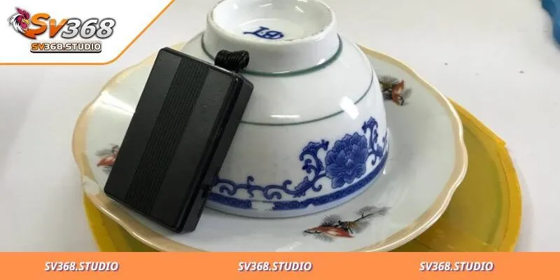 Người chơi soi cầu xóc đĩa theo quy luật bàn cược đang chạy